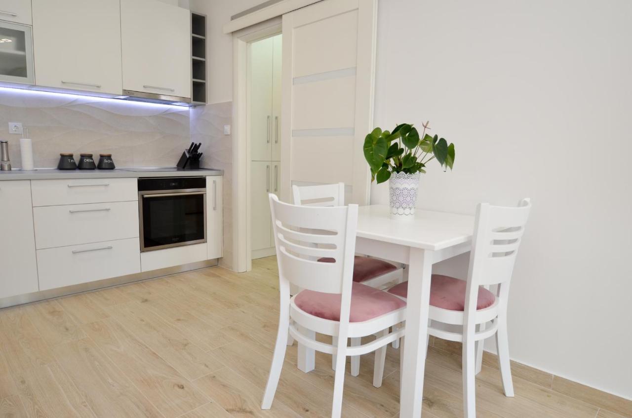 Seafront Apartment Vujovic Prčanj Eksteriør billede