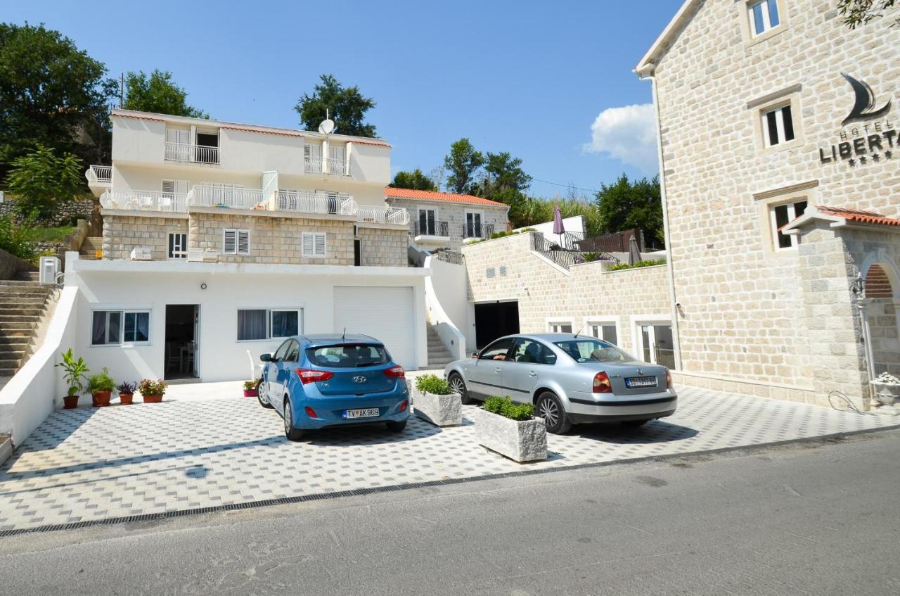 Seafront Apartment Vujovic Prčanj Eksteriør billede
