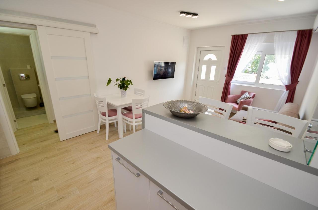 Seafront Apartment Vujovic Prčanj Eksteriør billede